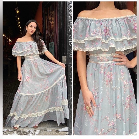Gunne Sax Dresses & Skirts - 1970s Gunne Sax dress, blue Grey floral maxi dress with lace trim and tie